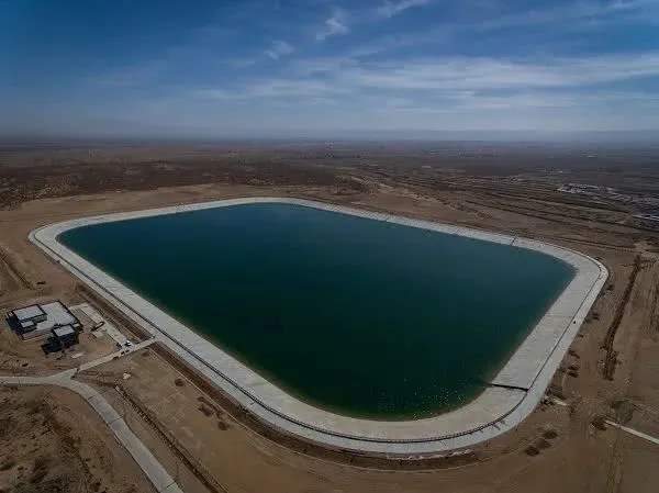 调节池应用土工膜进行基础防渗效果好